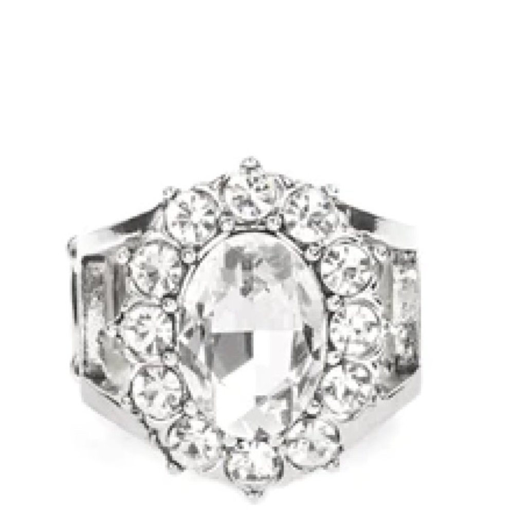 Paparazzi Moxie Magic White Ring